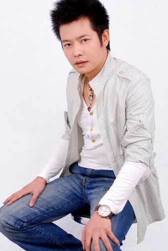 万阳（中国男歌手）