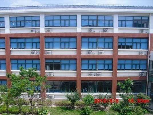 上海外国语大学西外外国语学校