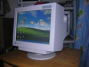 特丽珑显示器