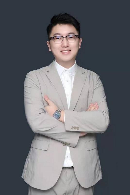 郑秋实（虎啸传媒董事/副总裁）