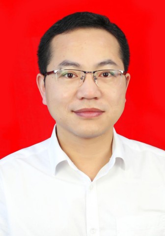 潘冠（湖南省宁乡市自然资源局党组成员、副局长）