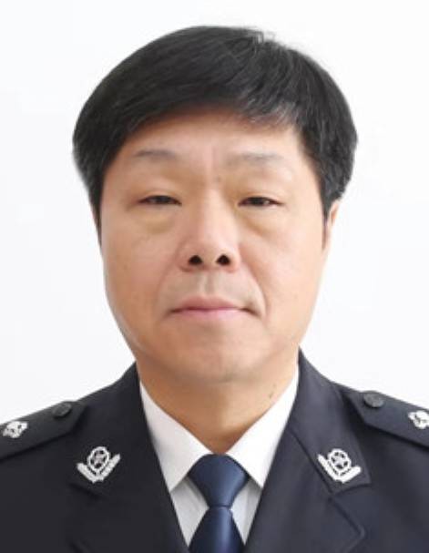 闫泽利