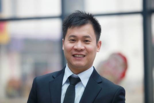 丁立（五洲国际董事总经理香港立盛国际集团董事长）