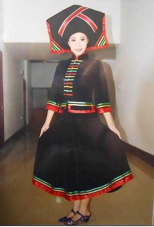 黑衣壮服饰