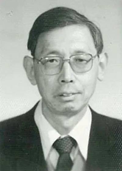 华劭(著名俄语教育家、语言学家)