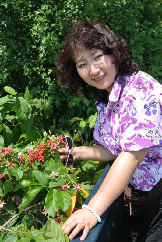 谭丽娜（长春大学美术系教师、中国美术家协会会员、吉林省美术家协会会员）
