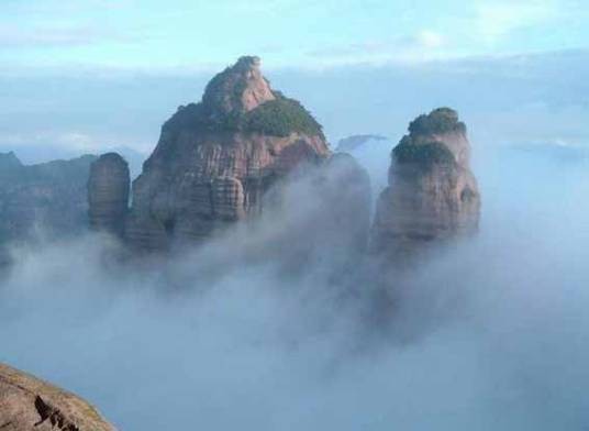 五指山山脉