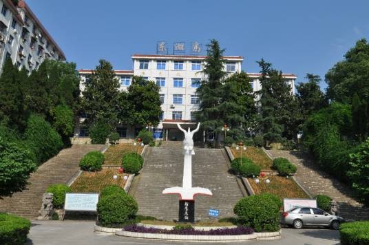 东湖高中
