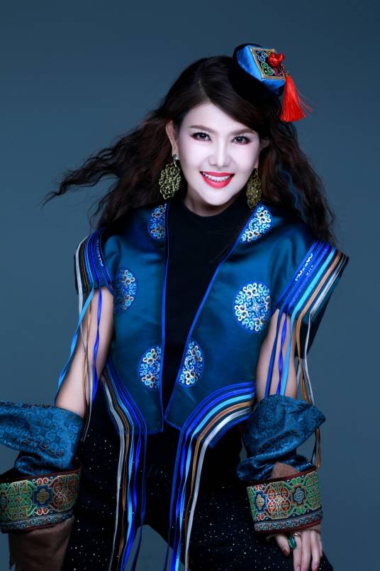 套马杆（2011年乌兰图雅演唱歌曲）