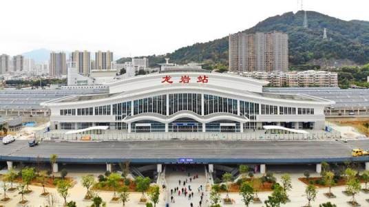 龙岩站（中国福建省龙岩市境内铁路车站）