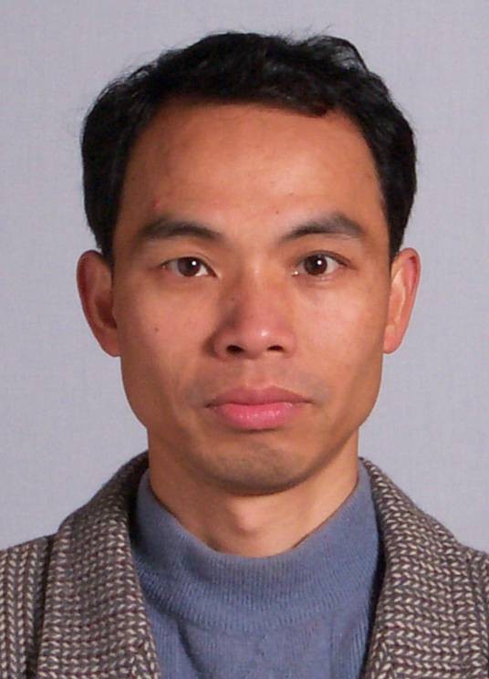 钱平(上海应用技术大学工程创新学院教授)