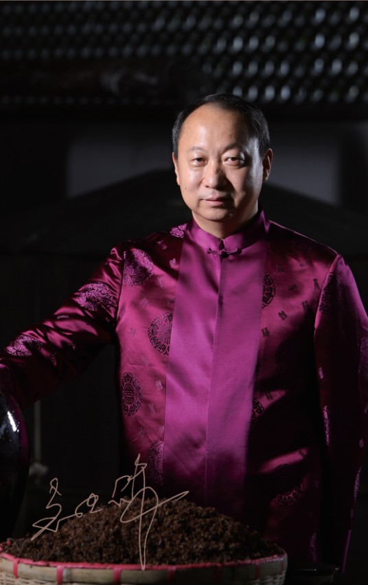 吴建峰（江苏今世缘酒业股份有限公司副董事长、副总经理）