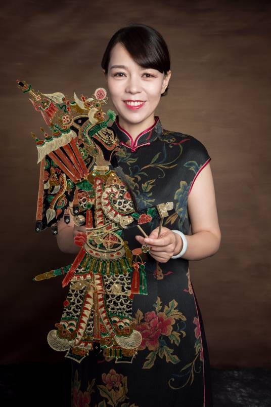 汪海燕(陕西省工艺美术大师,华州皮影非遗传承人)