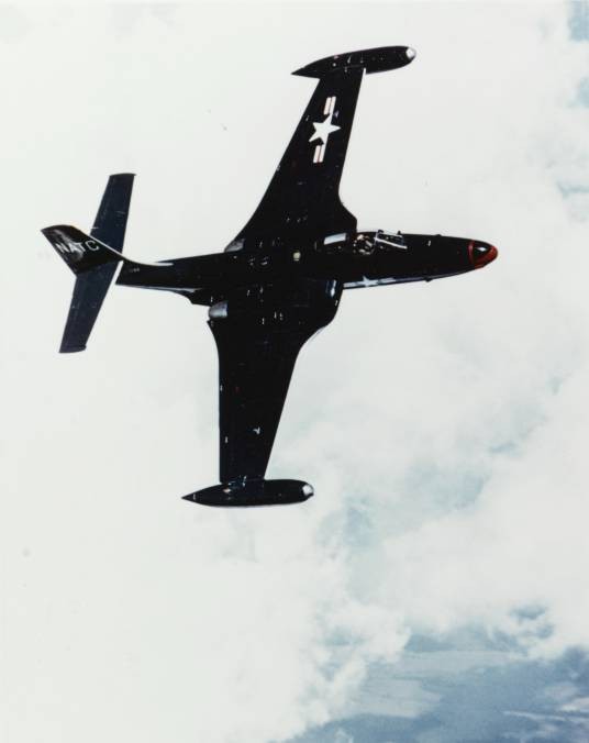 F-2战斗机(美国麦克唐纳生产的舰载喷气战斗机)