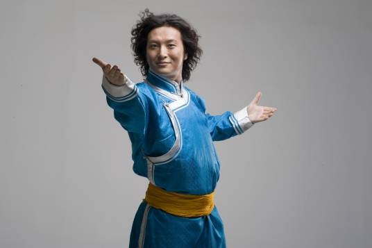 陪你一起看草原（齐峰演唱的歌曲）