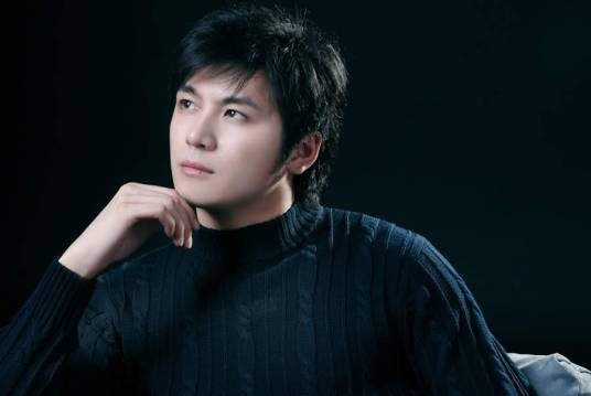 曲鑫（中国内地男演员、模特）