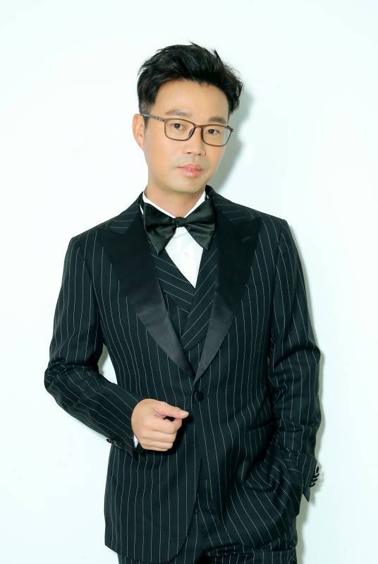 王迅(中国内地影视男演员、巴蜀喜剧艺术家协会主席)