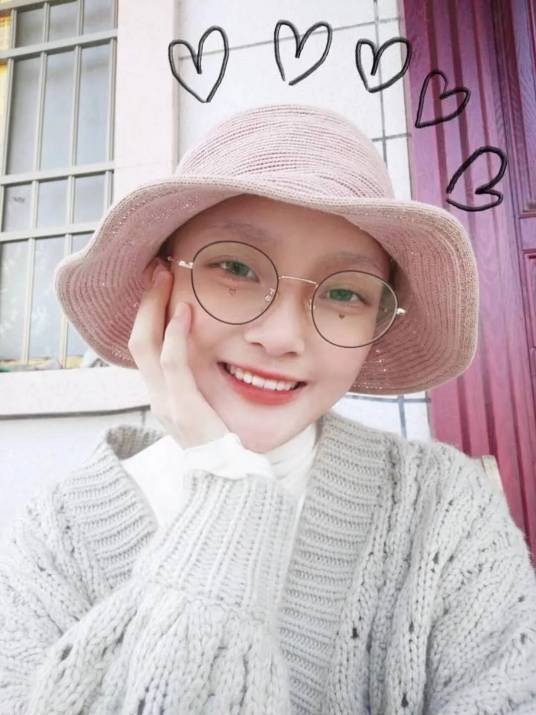 陈薇薇（湖南省江华瑶族自治县江华二中学生，湖南省优秀共青团员）