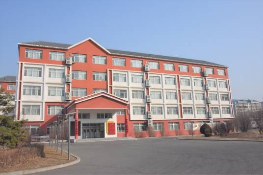 鞍山华育高中