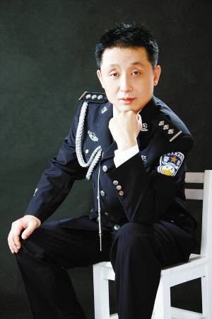 王大军(深圳市公安局警官艺术团歌手)