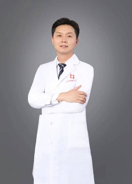 龙鑫(医生)