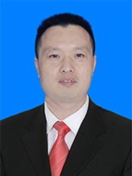 周剑峰（江西省上饶市鄱阳县委常委、常务副县长）