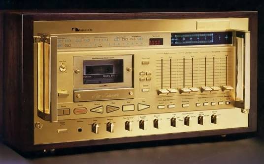NAKAMICHI