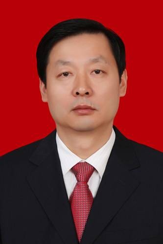 杨天龙(湖北省恩施州第九届人大常委会原秘书长)