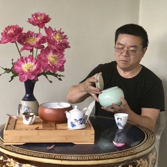 韩宝林(澳洲多元文化艺术协会执行主席)