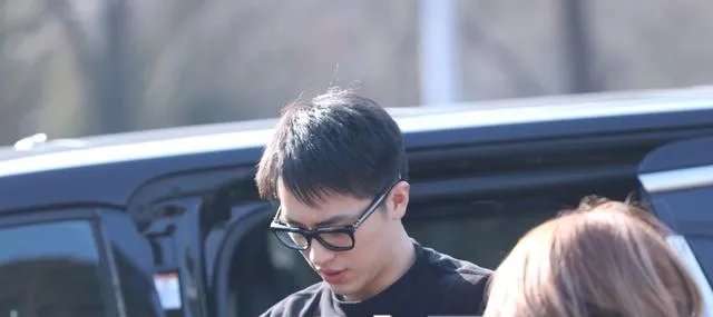 今年有哪些明星可能要参加央视春晚表演语言类节目？