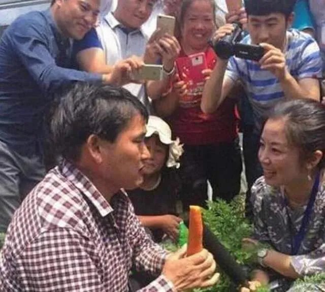 大衣哥朱之文在演艺界成名后，为什么不忘回乡种地？