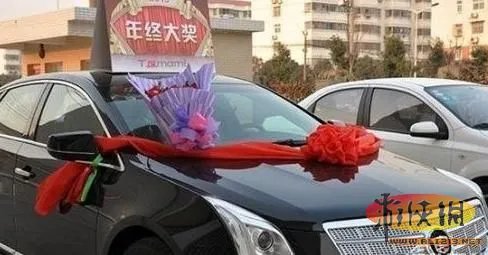 售楼小姐获500万年终奖惊呆小伙伴！哥泪奔了