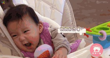 贾静雯女儿1岁玩直播,自带美瞳、长睫毛的她现在比妈妈还漂亮!