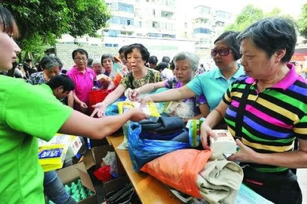 哪有回收旧衣服的?