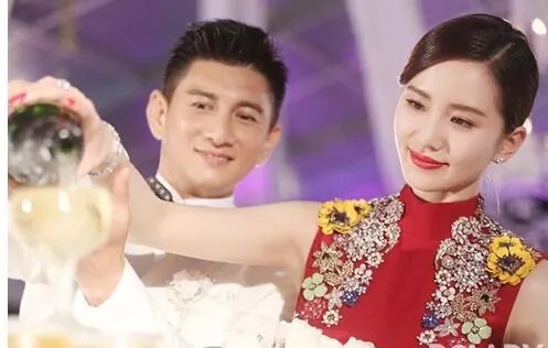 刘诗诗吴奇隆带儿子出游,明星陪家人的时间多吗?