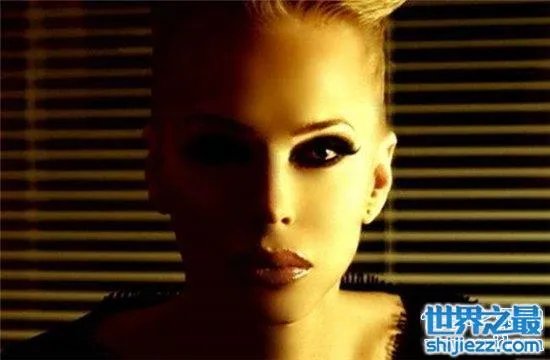 世界十大变性美女,泰瑞托依变性后成为时尚界宠儿