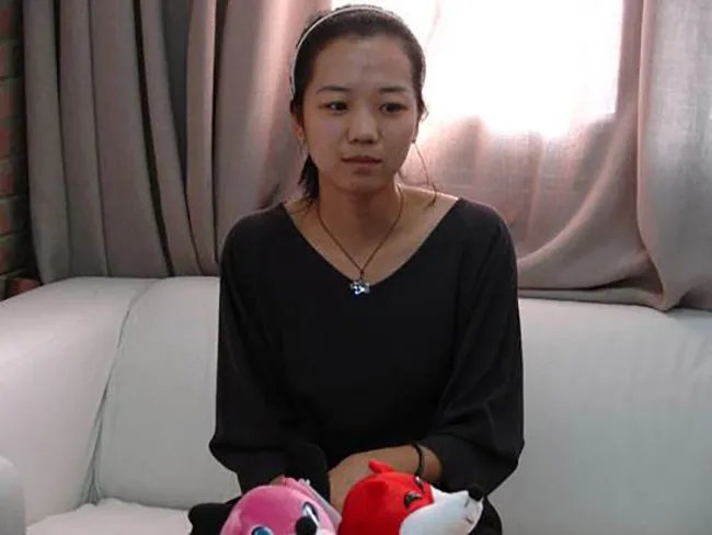尹珊珊老公蔡思逸照片 与不少的女人展开骂战