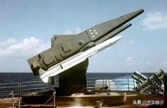 现在的伊拉克海军实力与伊朗海军可以较量嘛？你怎么看？