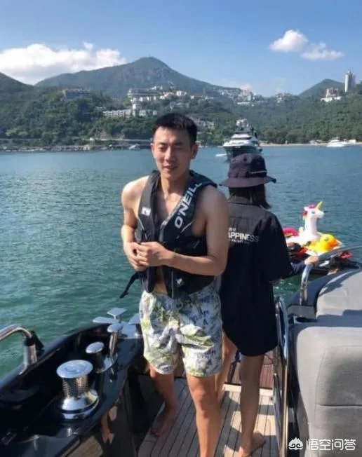 秦升亚冠决赛对骂,秦升怎么会韩语,秦升年薪多少万?