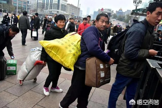 农村老人六十多岁了还在工地上打工正常吗?