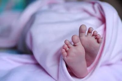 小孩头上有个包软软的怎么回事 小孩头上有个包怎么办