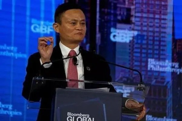 马云在什么节目中说欣赏年轻人送快递呢?