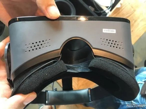 小派4K VR上手评测：全球首款4K分辨率VR眼镜！