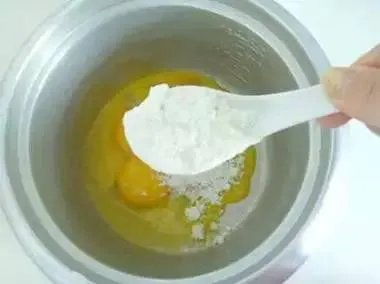【妙招】电饭锅做蛋糕原来如此简单！保存好，别丢了！