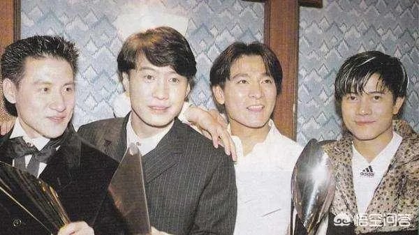 如何看待黎明在社交媒体大方宣布当爸喜讯之事？