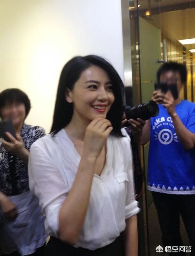 赵又廷发文宣布高圆圆怀孕了,高圆圆生下宝宝后还会重回娱乐圈吗?