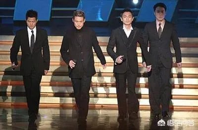 如何看待黎明在社交媒体大方宣布当爸喜讯之事？