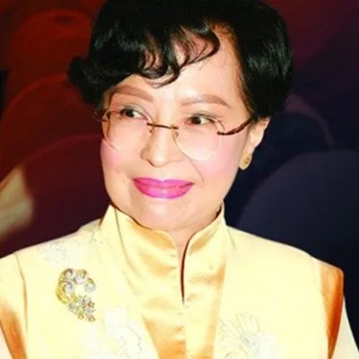 女星狄娜女儿照片 现已成为男儿身