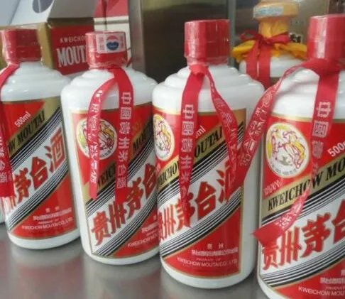 茅台集团紧急通知“员工一律不允许离开仁怀”，你支持此项规定吗？