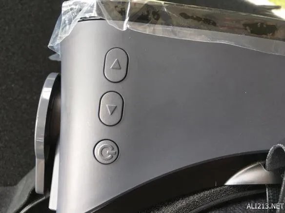 小派4K VR上手评测：全球首款4K分辨率VR眼镜！